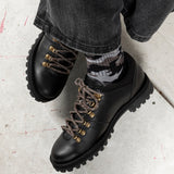 The 73 mountain derby in black with coffee laces